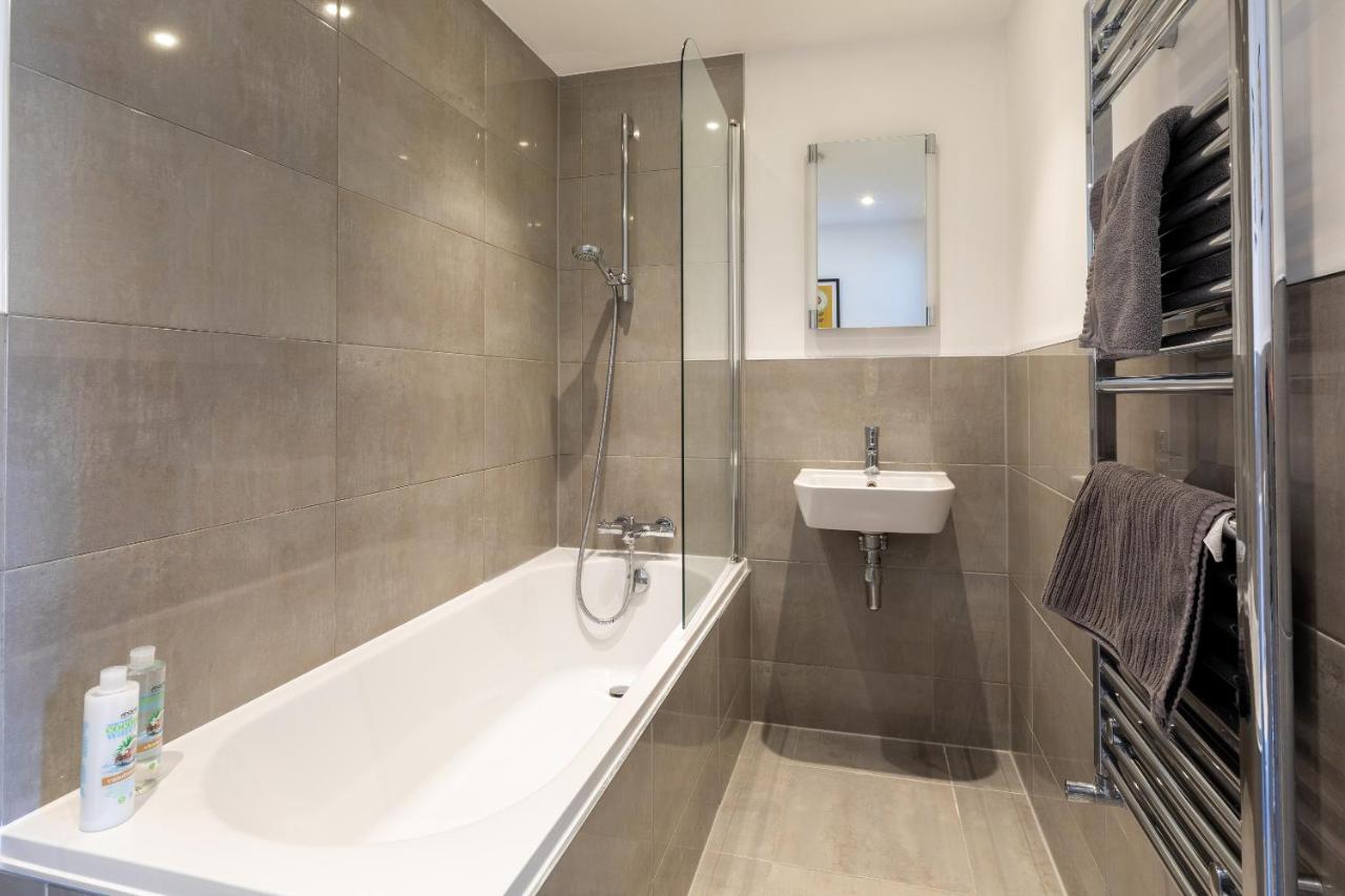 X-Large Two Bedroom & Two Bathroom Apartment With Free Evening Parking Southampton Eksteriør bilde