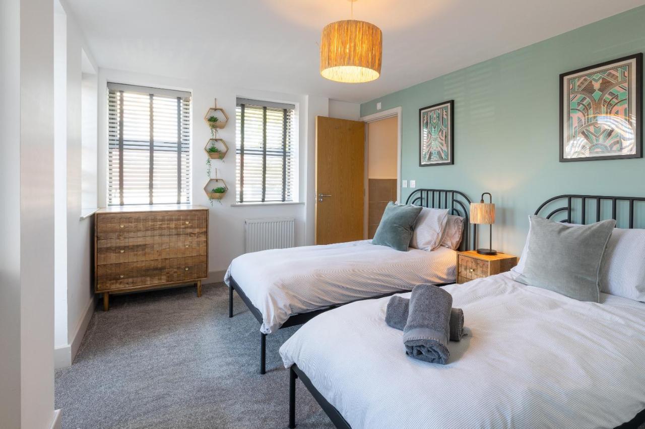 X-Large Two Bedroom & Two Bathroom Apartment With Free Evening Parking Southampton Eksteriør bilde