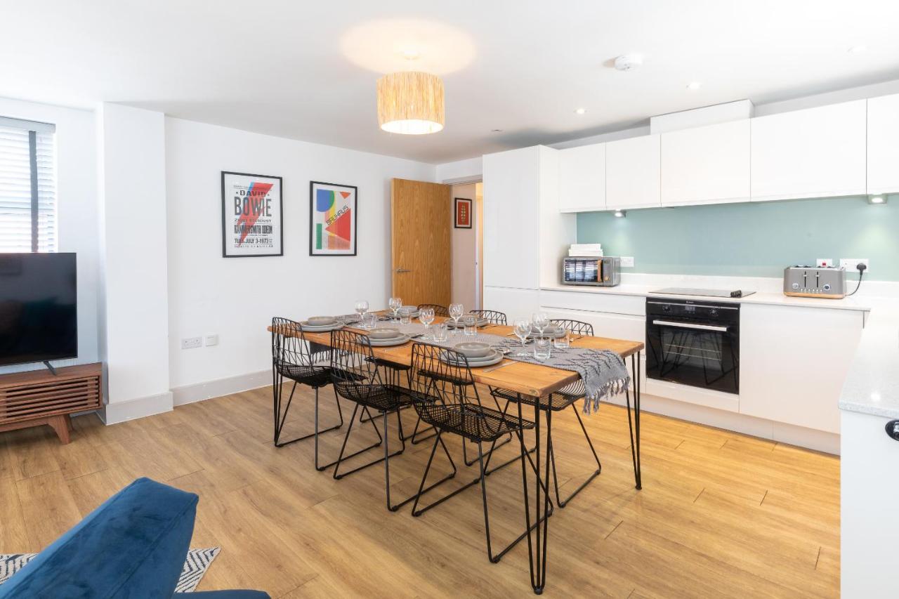X-Large Two Bedroom & Two Bathroom Apartment With Free Evening Parking Southampton Eksteriør bilde