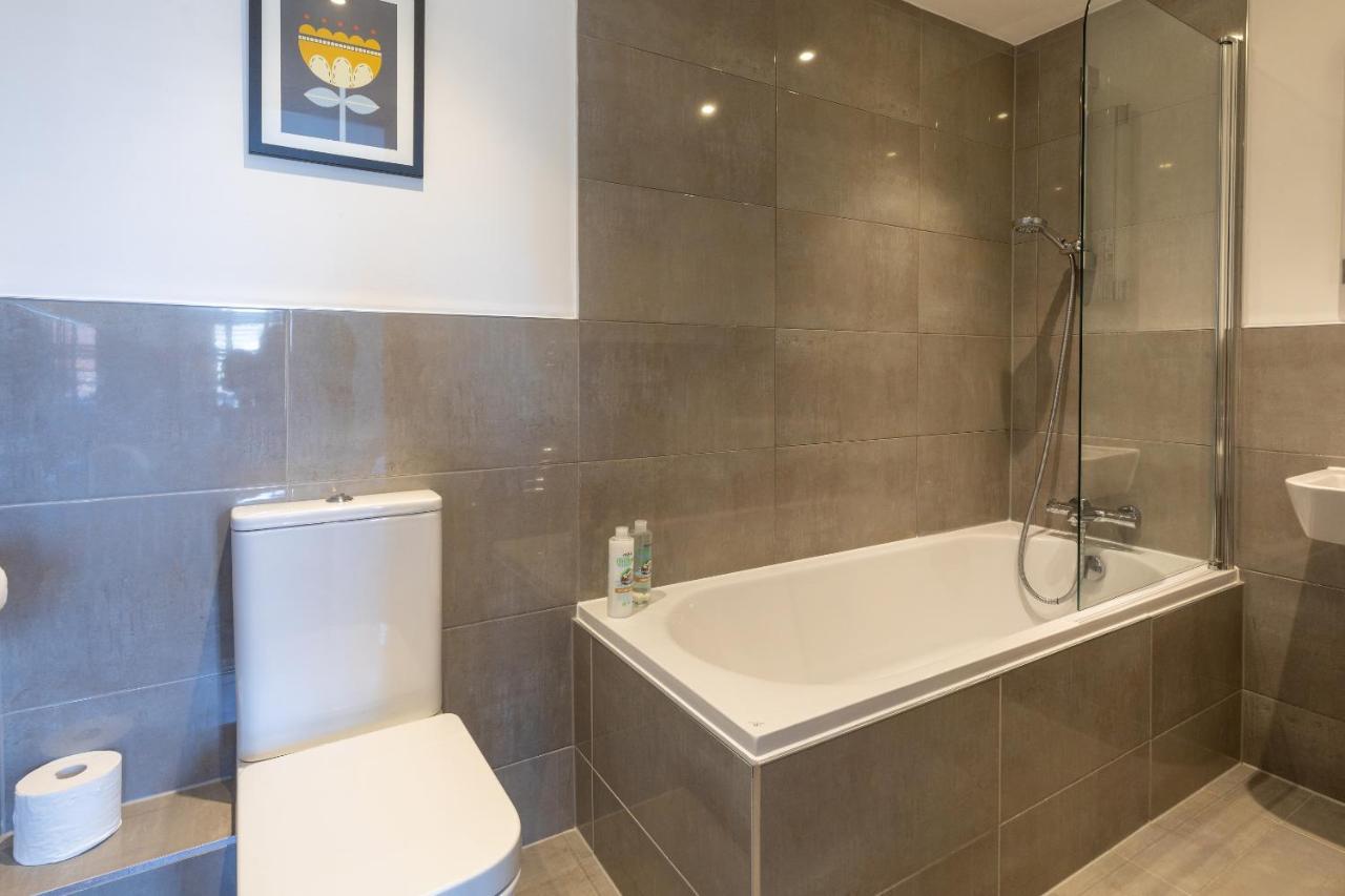 X-Large Two Bedroom & Two Bathroom Apartment With Free Evening Parking Southampton Eksteriør bilde