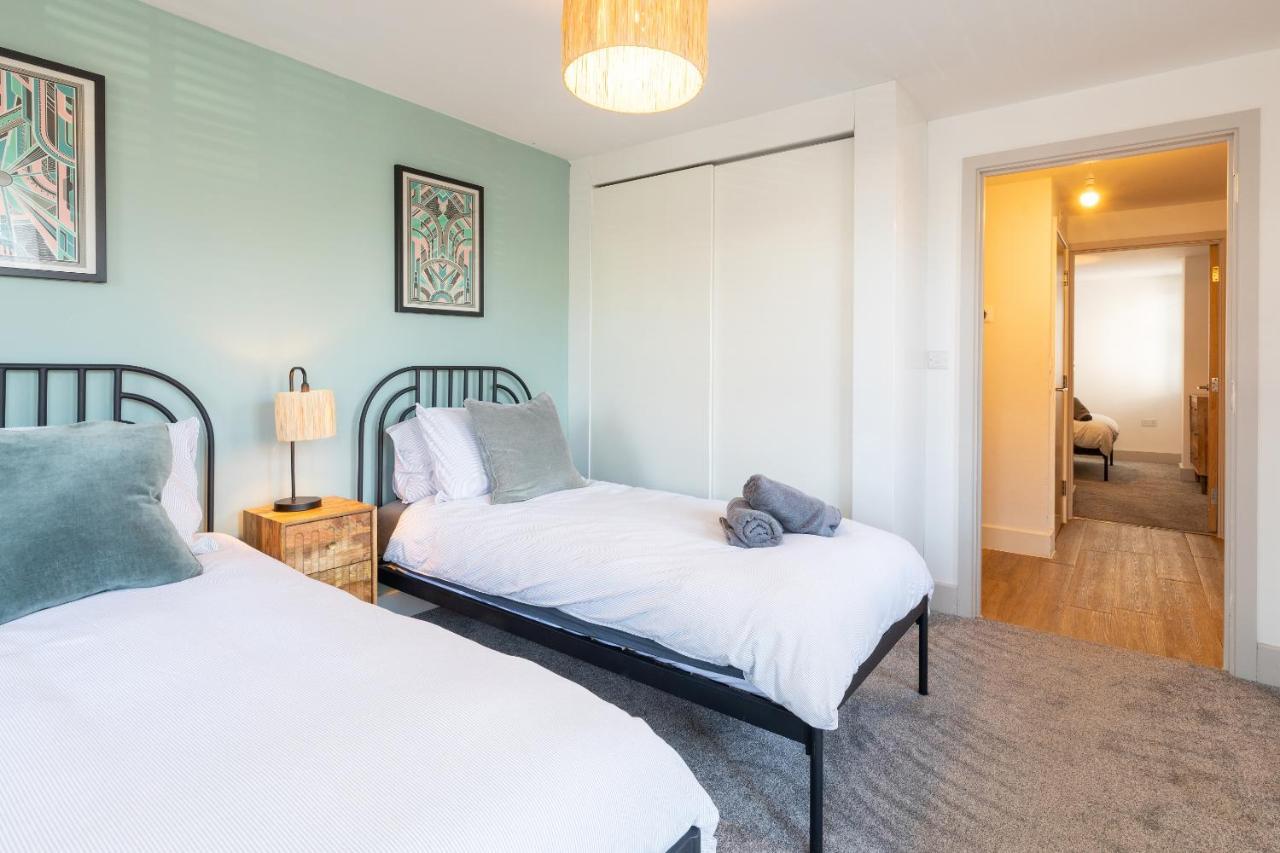 X-Large Two Bedroom & Two Bathroom Apartment With Free Evening Parking Southampton Eksteriør bilde