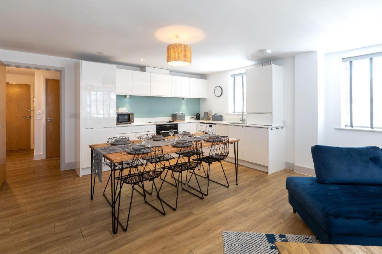X-Large Two Bedroom & Two Bathroom Apartment With Free Evening Parking Southampton Eksteriør bilde